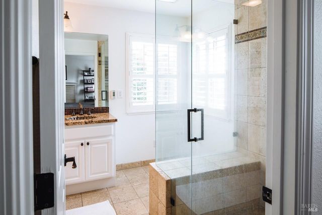 810 Wine Ct, Petaluma, CA 94954