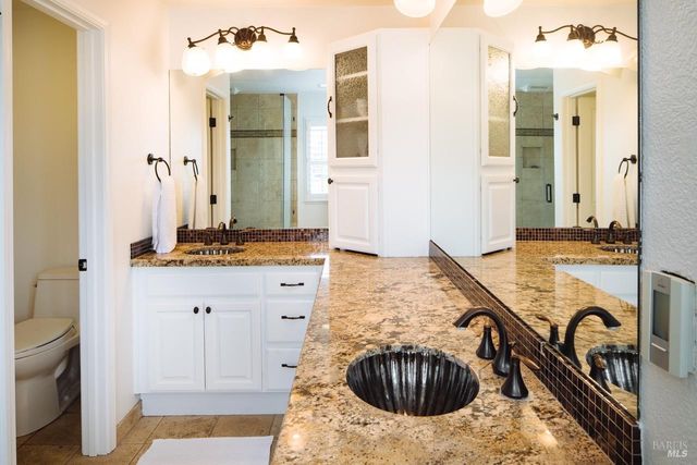 810 Wine Ct, Petaluma, CA 94954