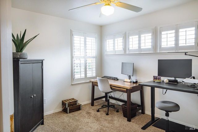 810 Wine Ct, Petaluma, CA 94954