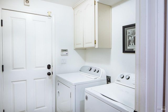 810 Wine Ct, Petaluma, CA 94954