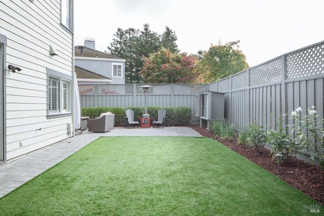 810 Wine Ct, Petaluma, CA 94954