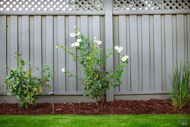 810 Wine Ct, Petaluma, CA 94954