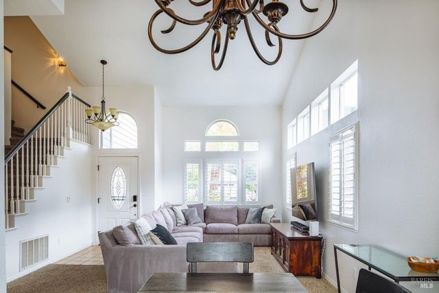 810 Wine Ct, Petaluma, CA 94954