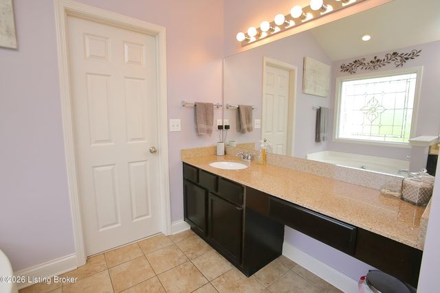 7216 Williamsgate Blvd, Crestwood, KY 40014
