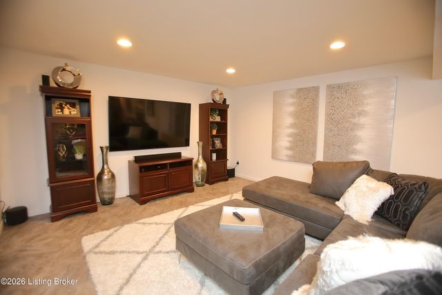 7216 Williamsgate Blvd, Crestwood, KY 40014