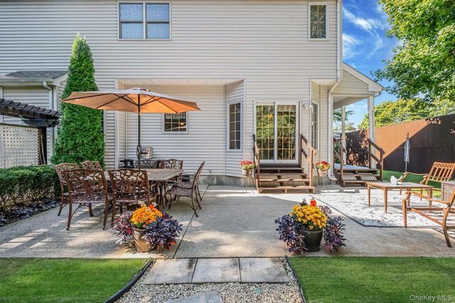 71 Buckley Road, Patchogue, NY 11772