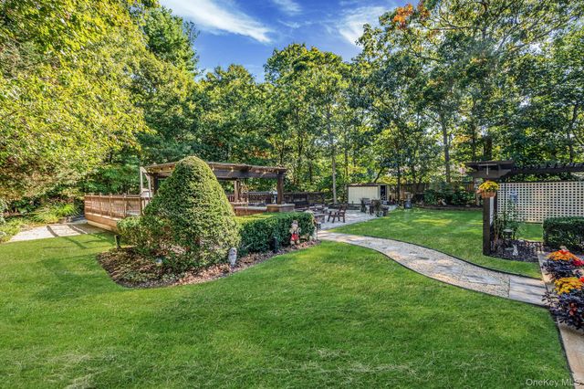 71 Buckley Road, Patchogue, NY 11772