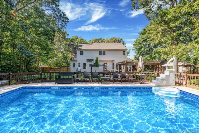 71 Buckley Road, Patchogue, NY 11772