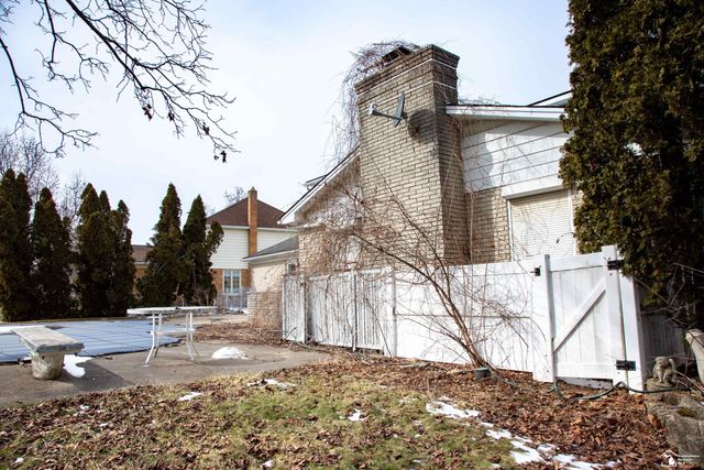 36045 Congress Court, Farmington Hills, MI 48335