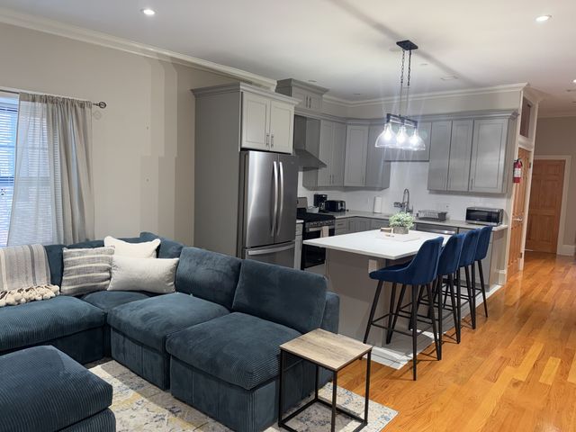 399 Broadway 3, Chelsea, MA 02150