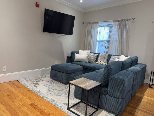 399 Broadway 3, Chelsea, MA 02150
