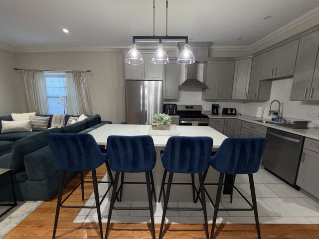 399 Broadway 3, Chelsea, MA 02150