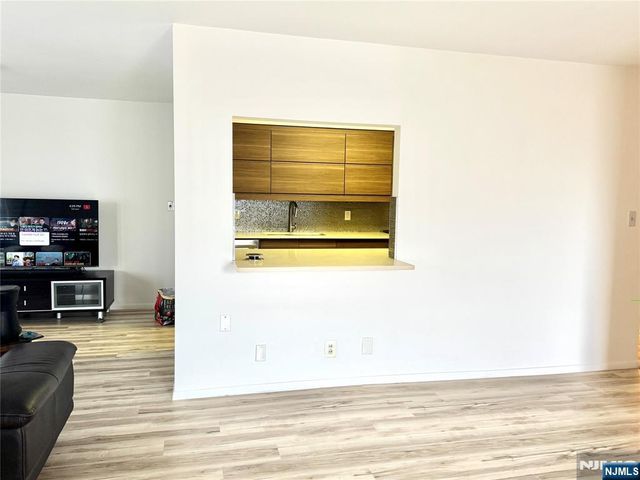 2185 Lemoine Avenue 4A, Fort Lee, NJ 07024