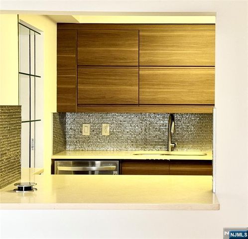 2185 Lemoine Avenue 4A, Fort Lee, NJ 07024
