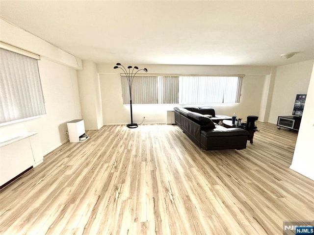 2185 Lemoine Avenue 4A, Fort Lee, NJ 07024