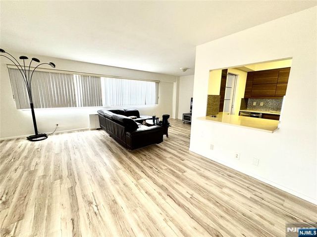 2185 Lemoine Avenue 4A, Fort Lee, NJ 07024