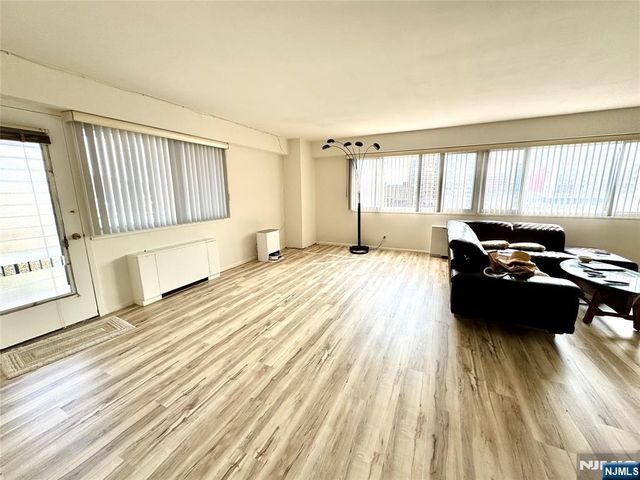 2185 Lemoine Avenue 4A, Fort Lee, NJ 07024