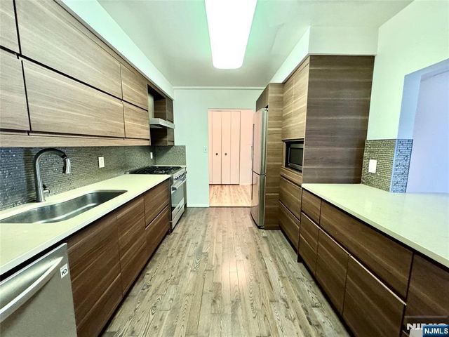 2185 Lemoine Avenue 4A, Fort Lee, NJ 07024