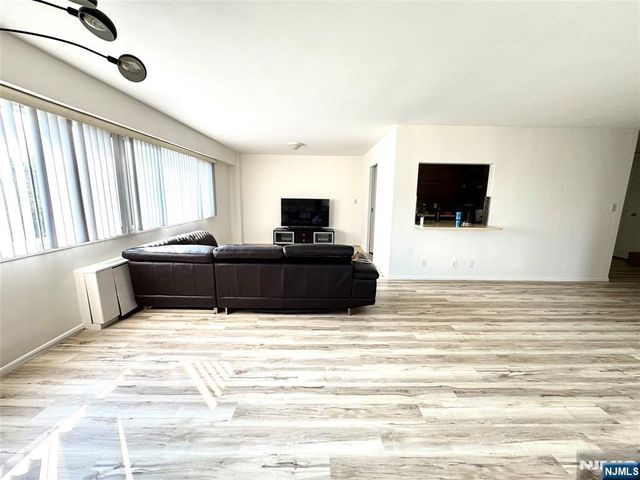 2185 Lemoine Avenue 4A, Fort Lee, NJ 07024