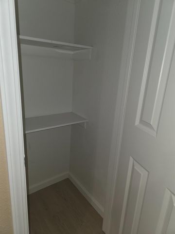 214 N Santa Clara St, Los Banos, CA 93635