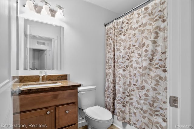 49050 Fuller Road, Chesterfield Township, MI 48051