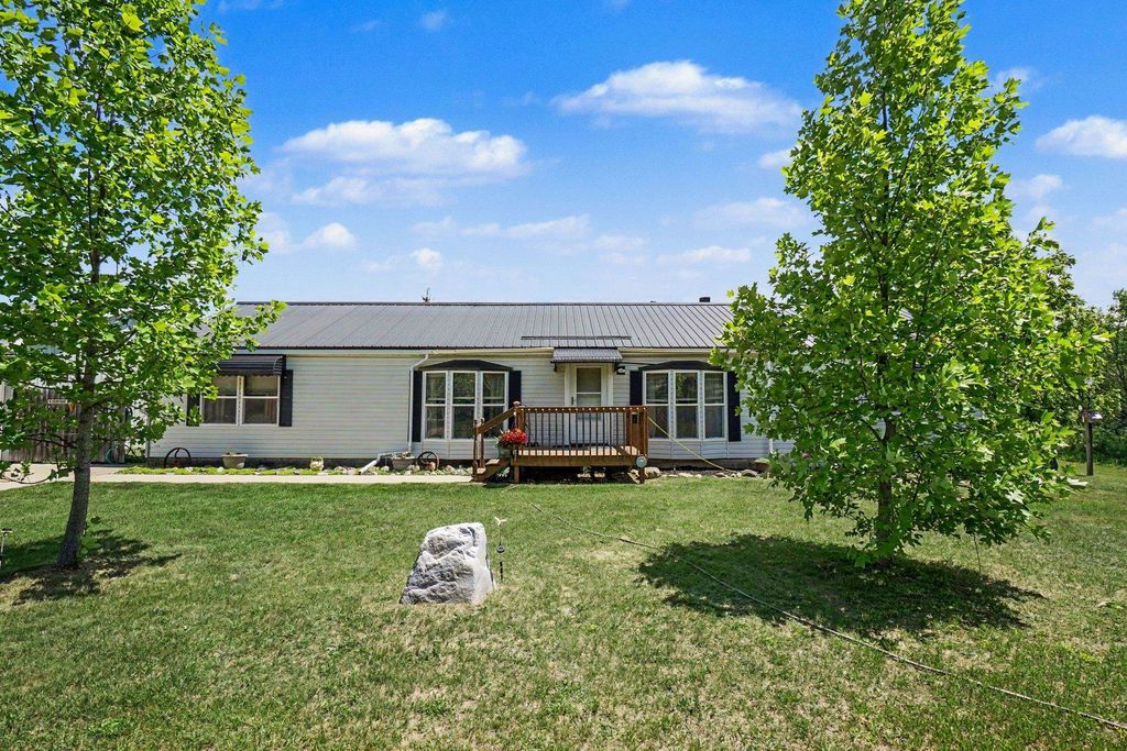 9145 Lydell Road, Farwell, MI 48622