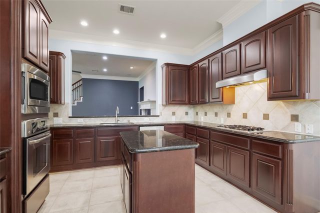 3019 Royal Oaks Grove, Houston, TX 77082