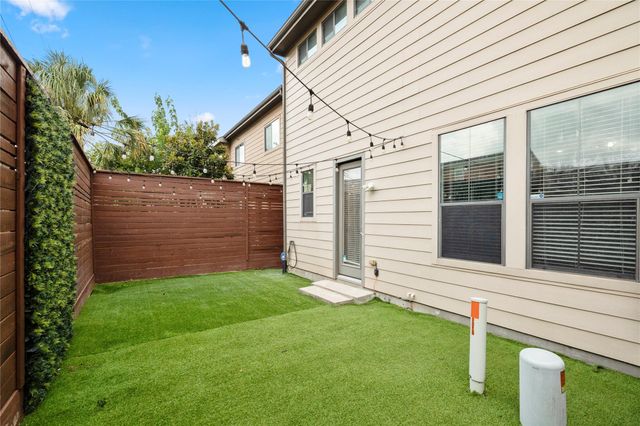 3019 Royal Oaks Grove, Houston, TX 77082