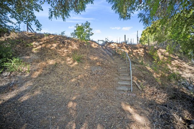 5554 S EDGEBERRY DR, Murray, UT 84123