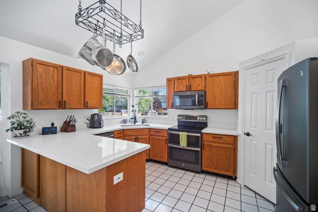 5554 S EDGEBERRY DR, Murray, UT 84123