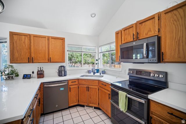 5554 S EDGEBERRY DR, Murray, UT 84123