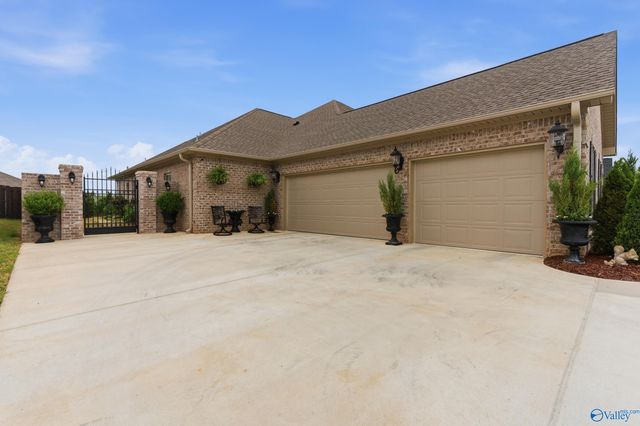 26364 Woodfield Drive, Athens, AL 35613