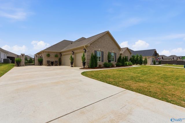 26364 Woodfield Drive, Athens, AL 35613