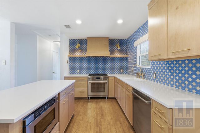 8324 Burrell DR, Austin, TX 78757