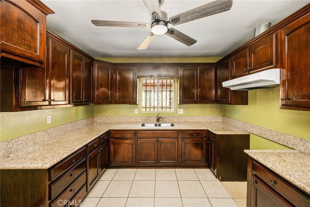 Image 10 of property listing at 1330 E 33rd, Los Angeles, CA 90011