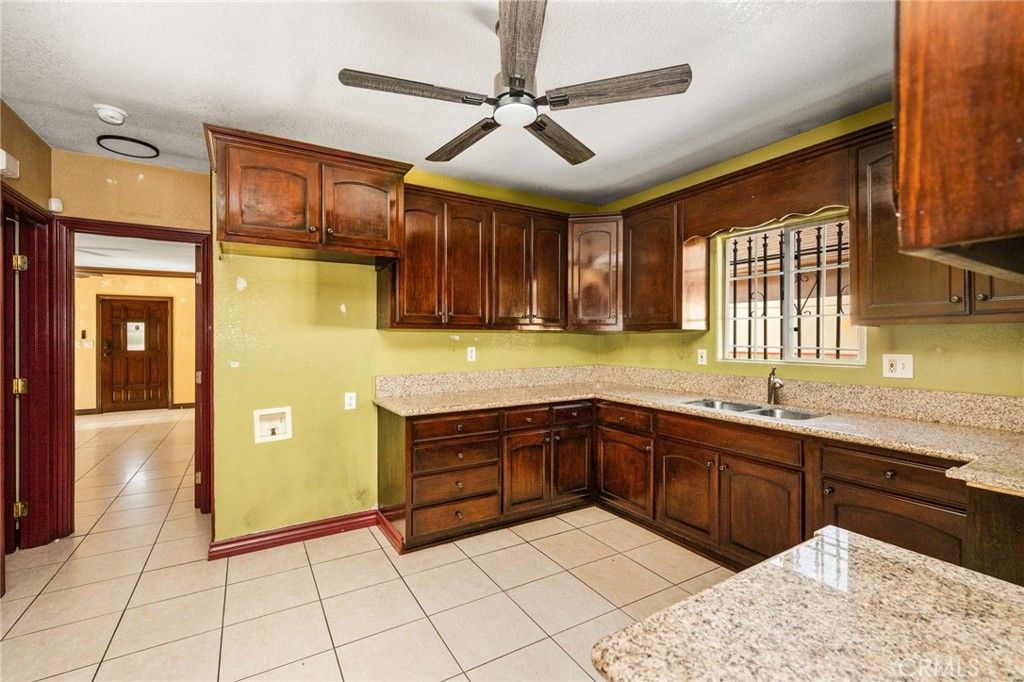 Image 11 of property listing at 1330 E 33rd, Los Angeles, CA 90011