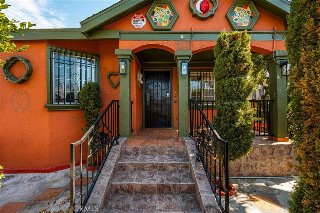Image 3 of property listing at 1330 E 33rd, Los Angeles, CA 90011