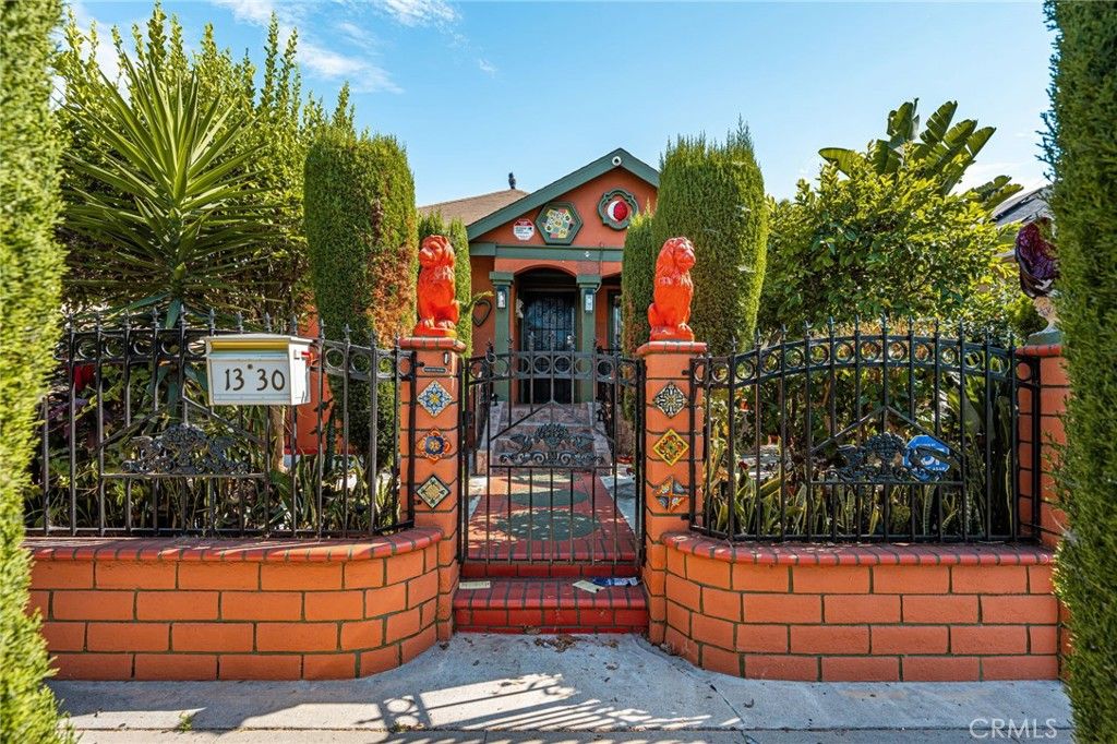 Image 31 of property listing at 1330 E 33rd, Los Angeles, CA 90011