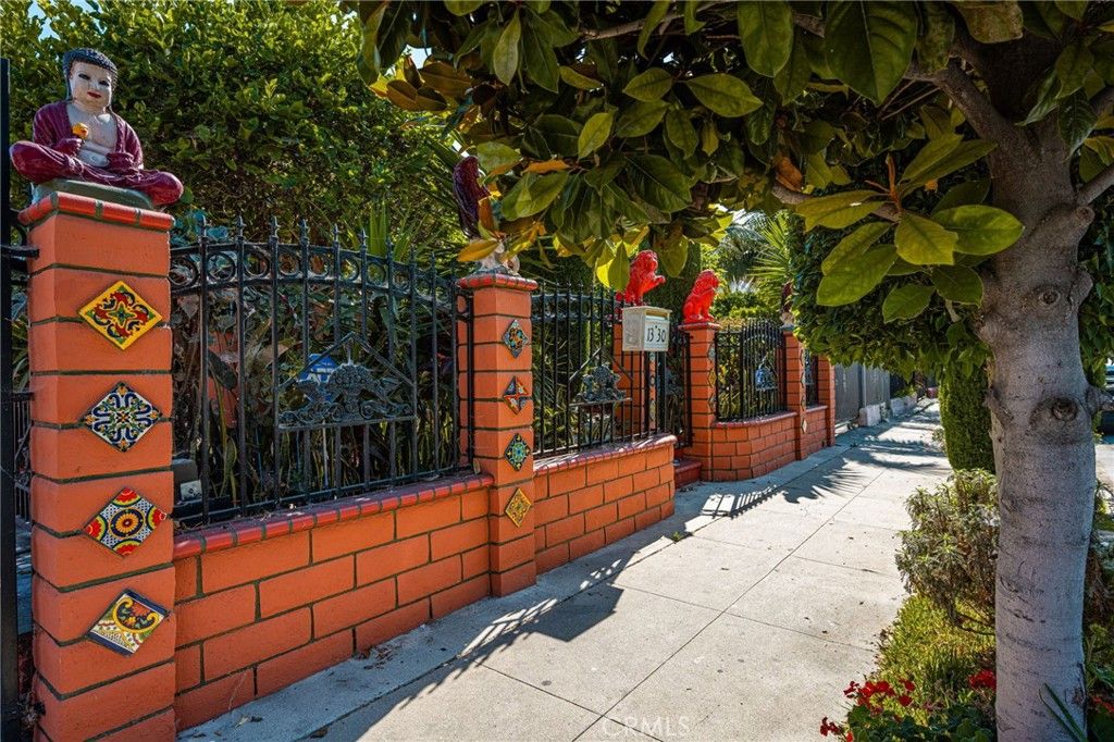 Image 32 of property listing at 1330 E 33rd, Los Angeles, CA 90011