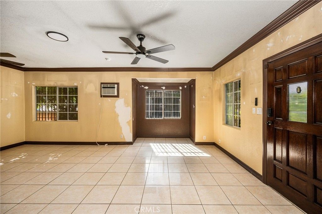 Image 5 of property listing at 1330 E 33rd, Los Angeles, CA 90011