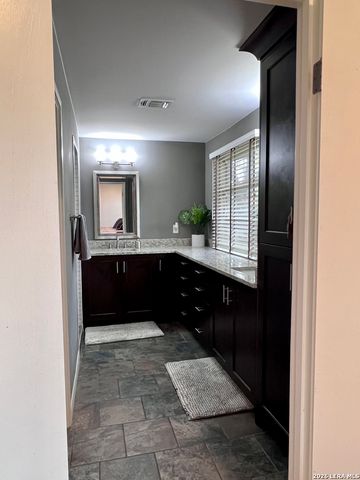 211 Robinhood, San Antonio, TX 78209