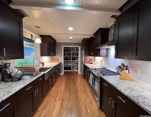 211 Robinhood, San Antonio, TX 78209