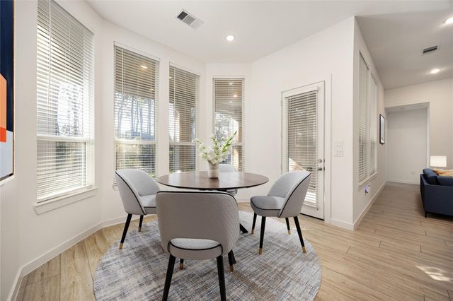 230 Sky Top Drive, Montgomery, TX 77316