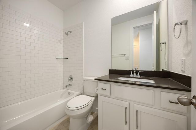 230 Sky Top Drive, Montgomery, TX 77316