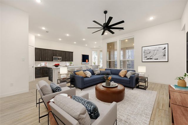 230 Sky Top Drive, Montgomery, TX 77316