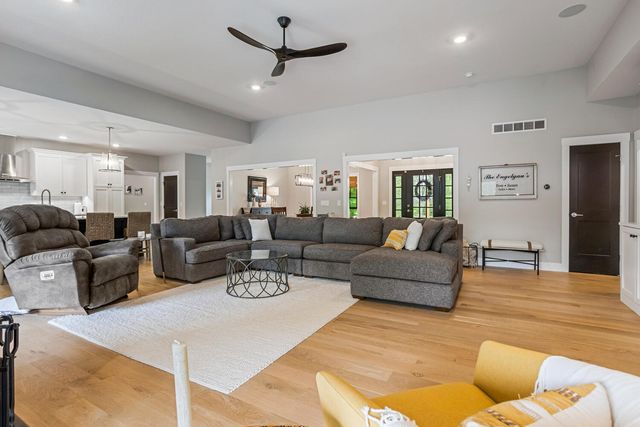 4203 Curtis Meadow Drive, Champaign, IL 61822