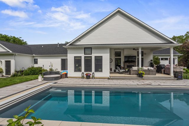 4203 Curtis Meadow Drive, Champaign, IL 61822