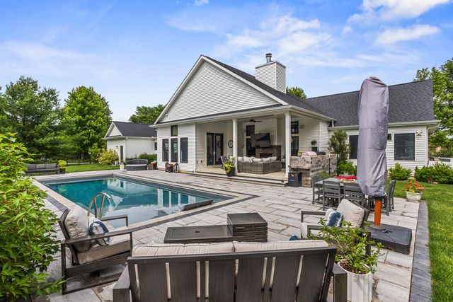 4203 Curtis Meadow Drive, Champaign, IL 61822