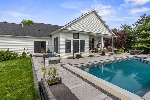 4203 Curtis Meadow Drive, Champaign, IL 61822