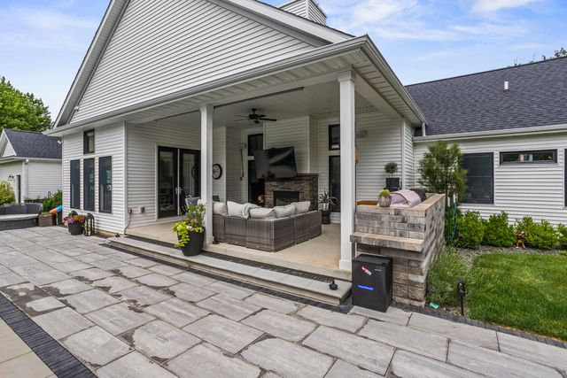 4203 Curtis Meadow Drive, Champaign, IL 61822